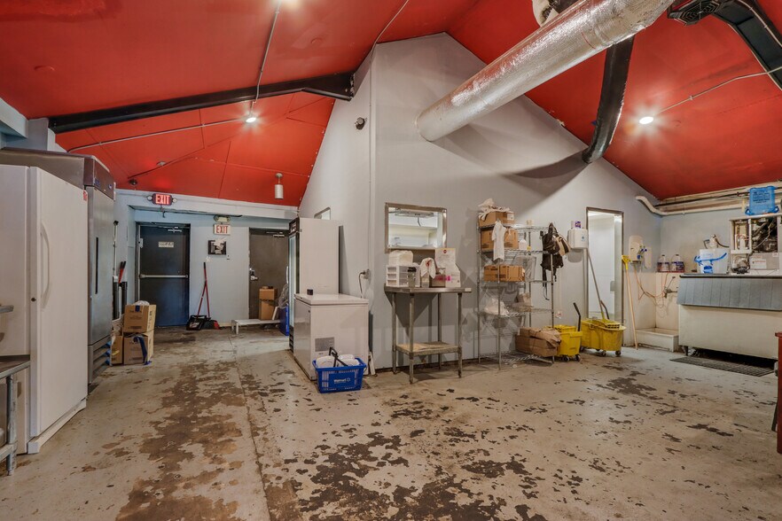 More Photos Of 631 S Broadway St, Menomonie Bar For Sale