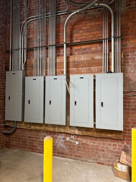 More Photos Of 2507 Samford Ave, Shreveport Distribution For Lease