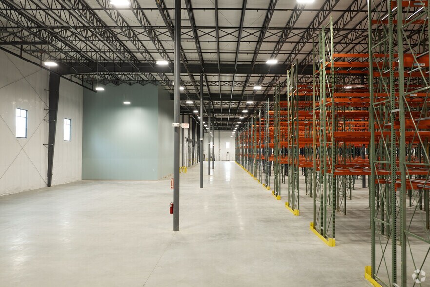 More Photos Of 42 Corporate Circle, Albany Manufacturing For Lease