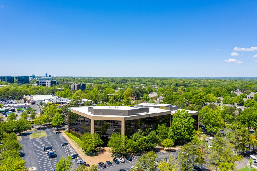 More Photos Of 1790 Kirby Pky, Memphis Office For Lease