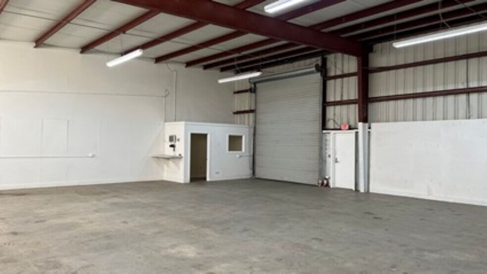 More Photos Of 510 SW 2nd St, Vero Beach Warehouse For Lease