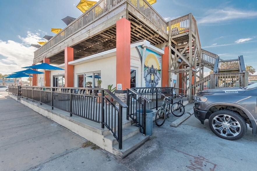 More Photos Of 101 Oceanshore Blvd, Flagler Beach Bar For Sale