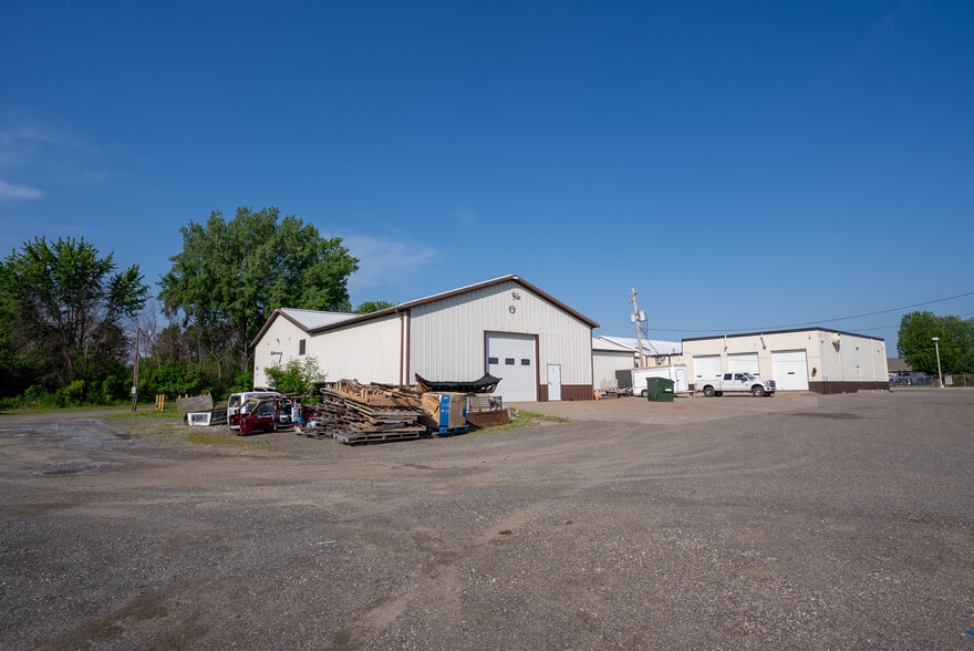 More Photos Of 6671 Lake Blvd, Wyoming Service For Sale