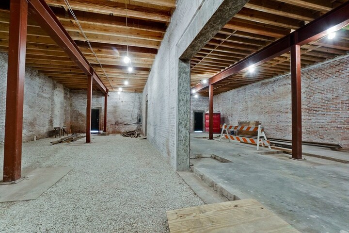 More Photos Of 416-420 12th St W, Bradenton General Retail For Sale