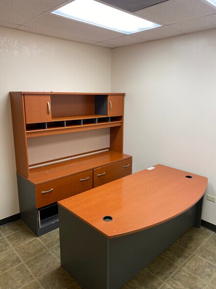 More Photos Of 634 Kilani Ave, Wahiawa Storefront Retail Office For Lease
