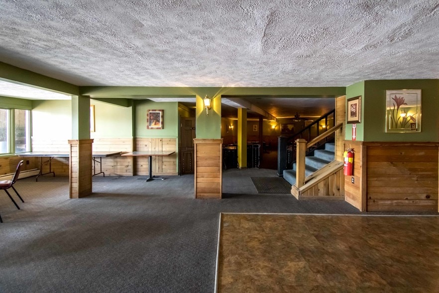 More Photos Of 141 Congamond Rd, Southwick Restaurant For Lease