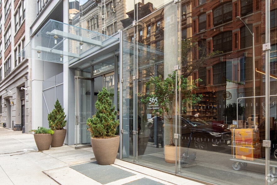 More Photos Of 565 Broome St, New York Apartments For Lease