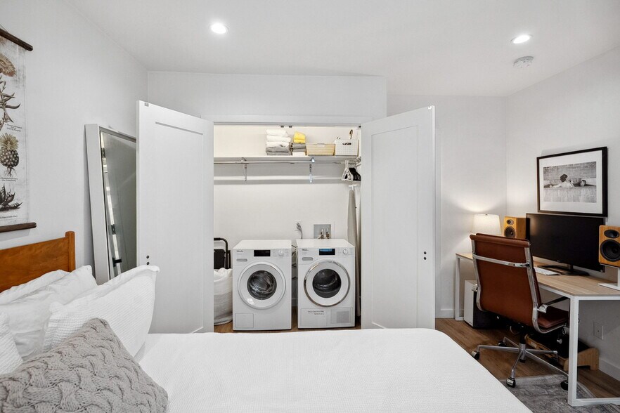 More Photos Of 4852 S Centinela Ave, Los Angeles Multifamily For Sale