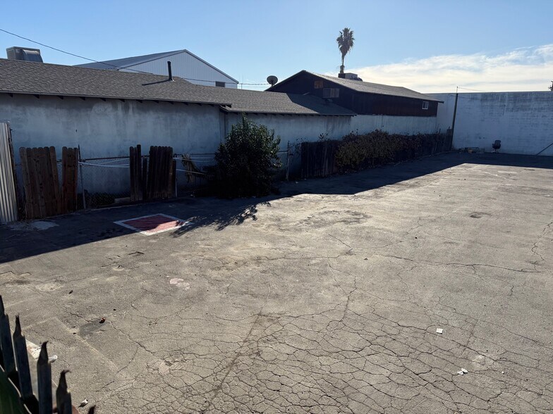 More Photos Of 1284 E 3rd St, Pomona Land For Lease