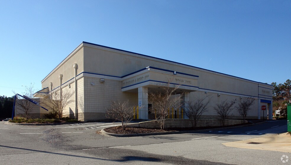 More Photos Of 2100 N Elm St, Greensboro Drugstore For Lease