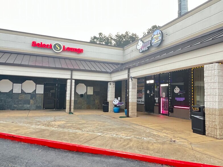 More Photos Of 6009-6011 Memorial Dr, Stone Mountain Storefront For Sale