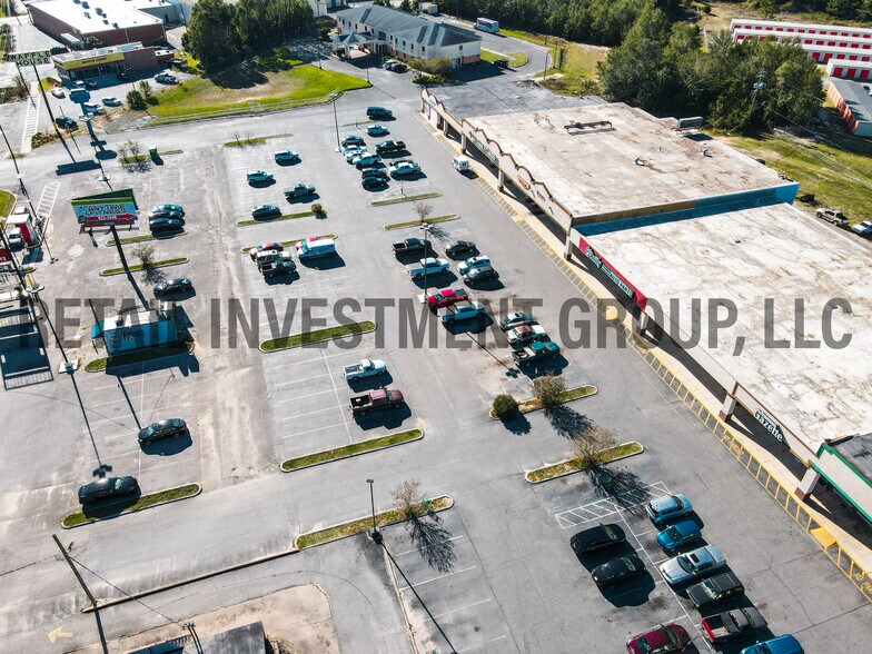 More Photos Of 6570 Caroline St, Milton Unknown For Lease