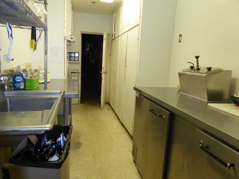 More Photos Of 607 W Main St, Payson Bar For Sale