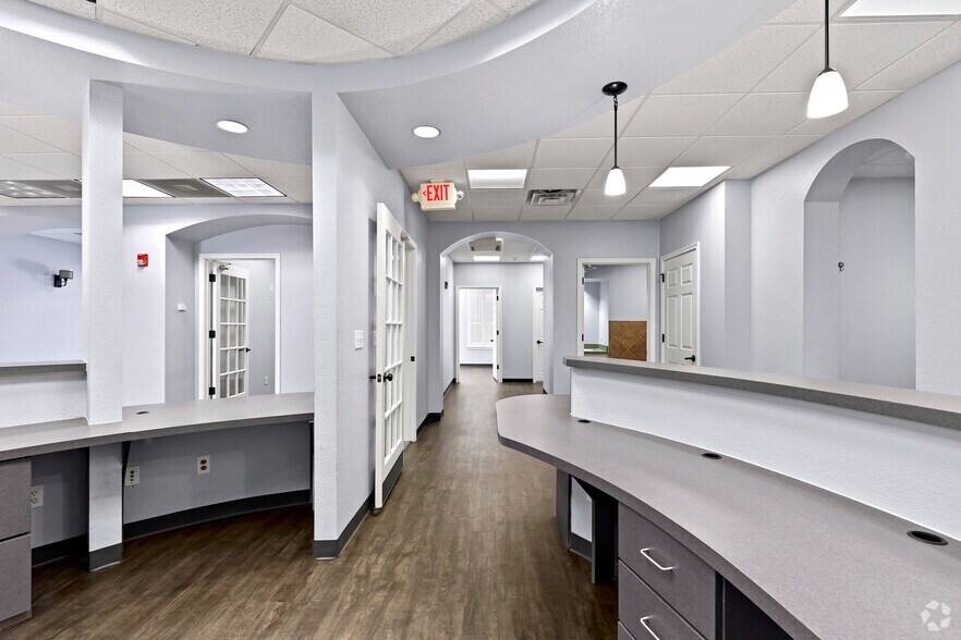 More Photos Of 5407 Basswood Blvd, Fort Worth Medical For Lease