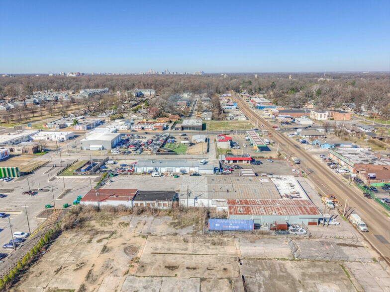 More Photos Of 2509-2519 Summer Ave, Memphis Flex For Sale