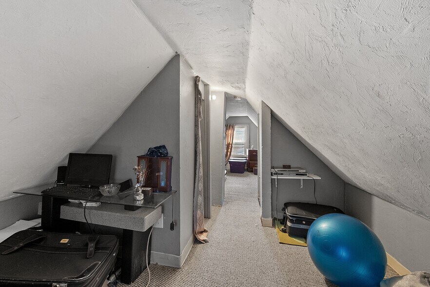 More Photos Of 13 Groton Pl, Worcester Apartments For Sale