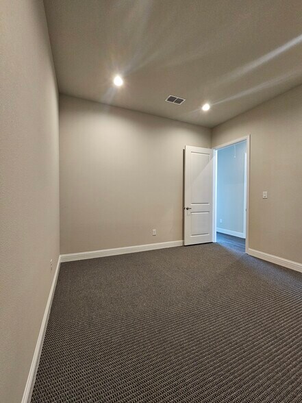 More Photos Of 2601 Little Elm Pky, Little Elm Office For Sale