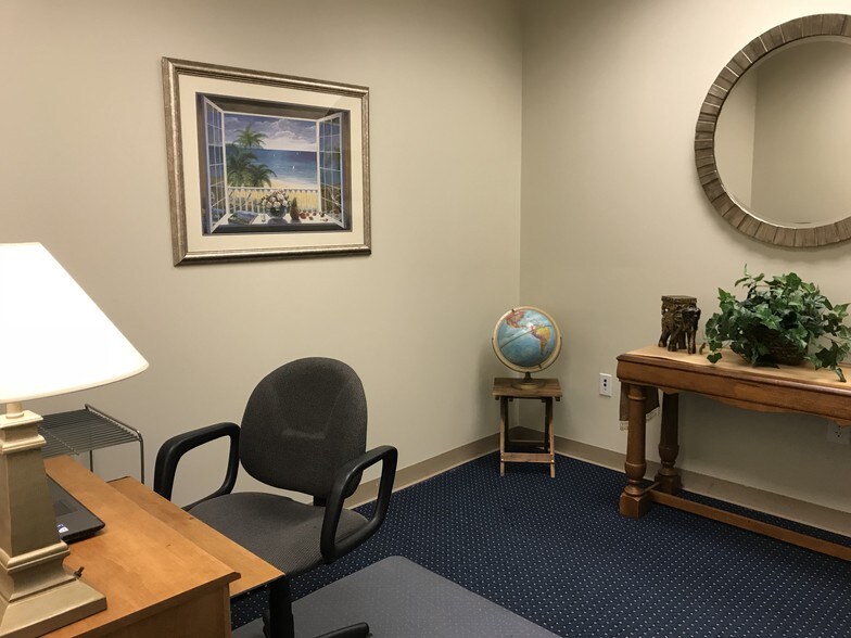 More Photos Of 300 Lester Mill Rd, Locust Grove Office For Lease