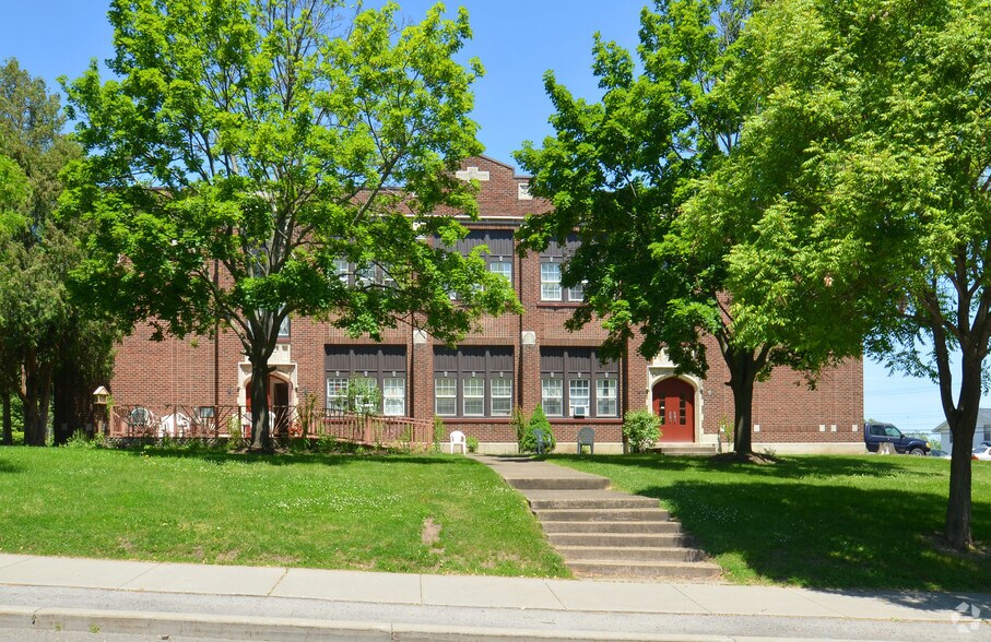 More Photos Of 144 Main St, Phelps Coworking Space