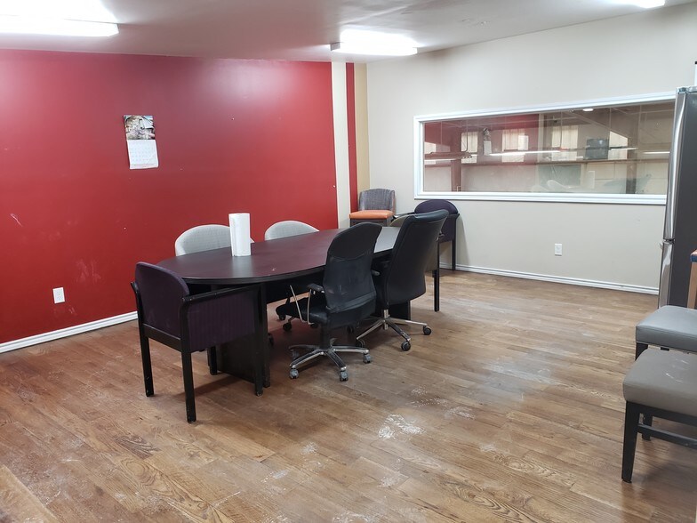 More Photos Of 3702 Arc St, Houston Warehouse For Lease