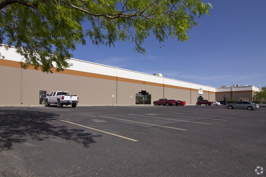 More Photos Of 12135 Esther Lama Dr, El Paso Warehouse For Lease