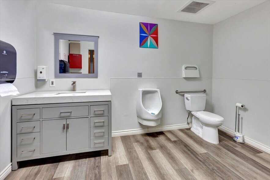 More Photos Of 1061 S Melrose St, Placentia Warehouse For Sale