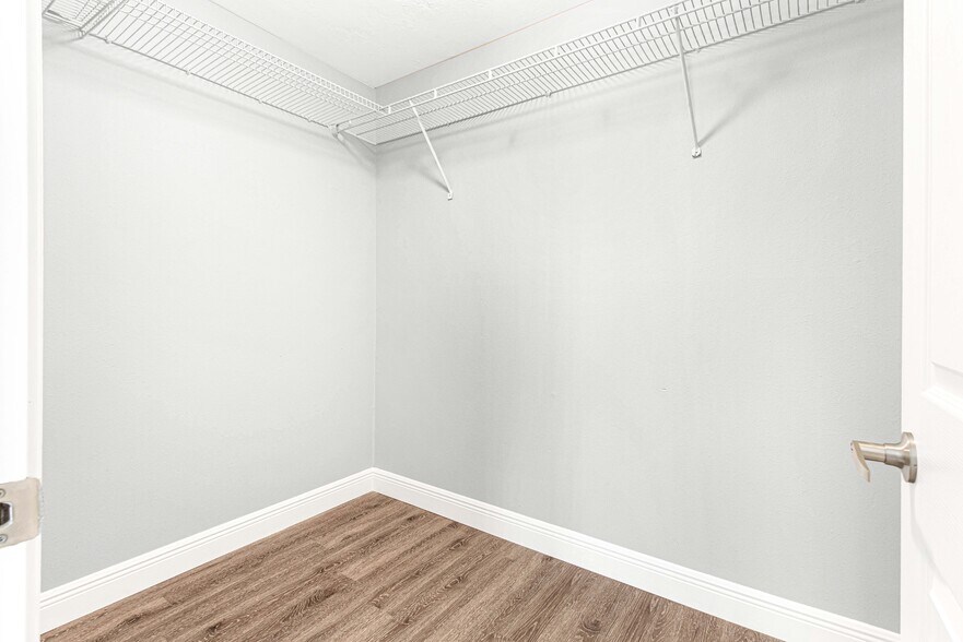 More Photos Of 4111 SE 22nd Ave, Ocala Apartments For Sale