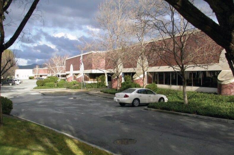 More Photos Of 205 Apollo Way, Hollister Manufacturing For Lease