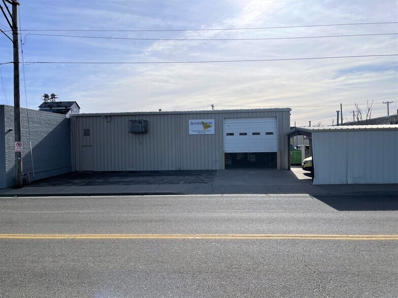More Photos Of 201 W Trail St, Dodge City Warehouse For Sale