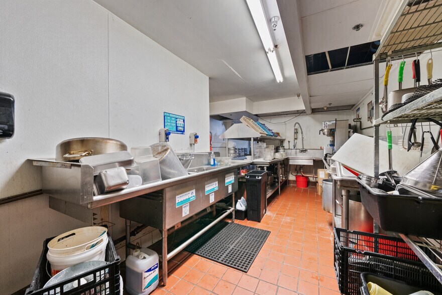 More Photos Of 197 E 2nd St, Pomona Bar For Sale