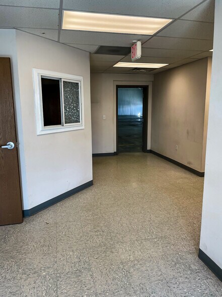 More Photos Of 14472 Commerce Park Blvd, Williston Warehouse For Sale