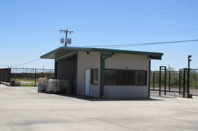 More Photos Of 4320 Johnson Rd, Odessa Warehouse For Sale