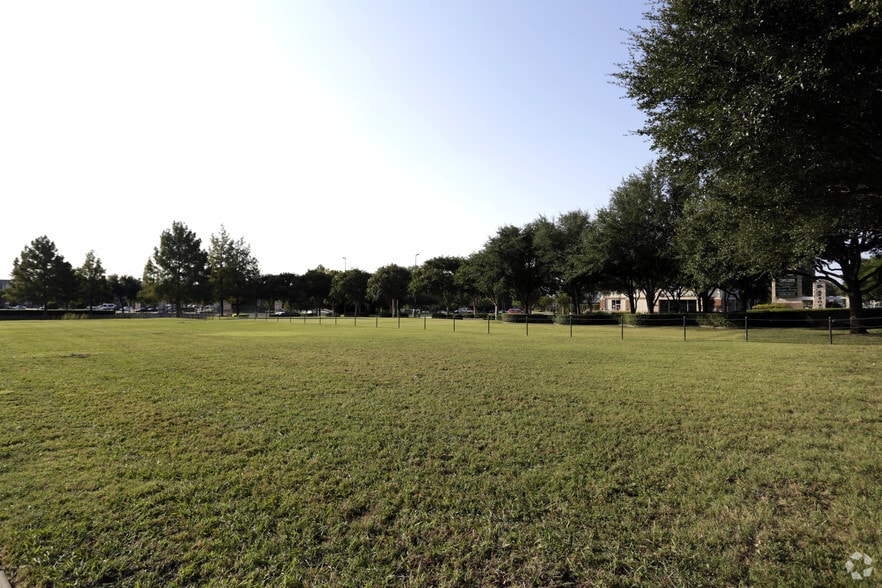 More Photos Of 18204-18410 Preston Rd, Dallas Unknown For Lease