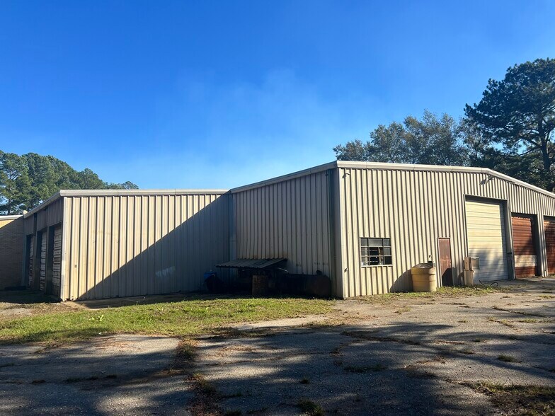 More Photos Of 757 North St, Ashburn Auto Dealership For Sale