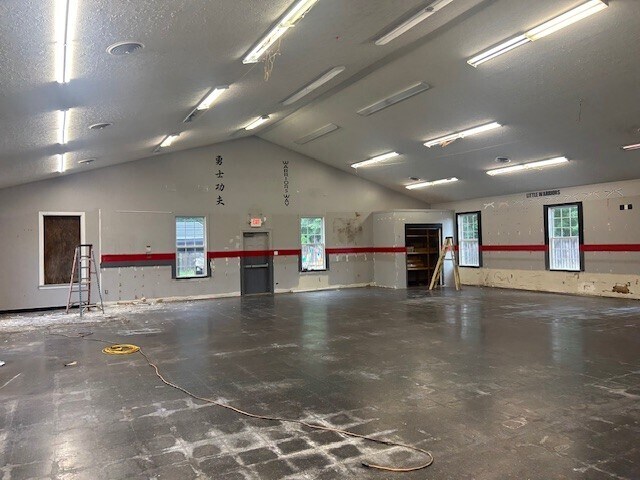 More Photos Of 2562 Anderson Hwy, Powhatan Freestanding For Lease