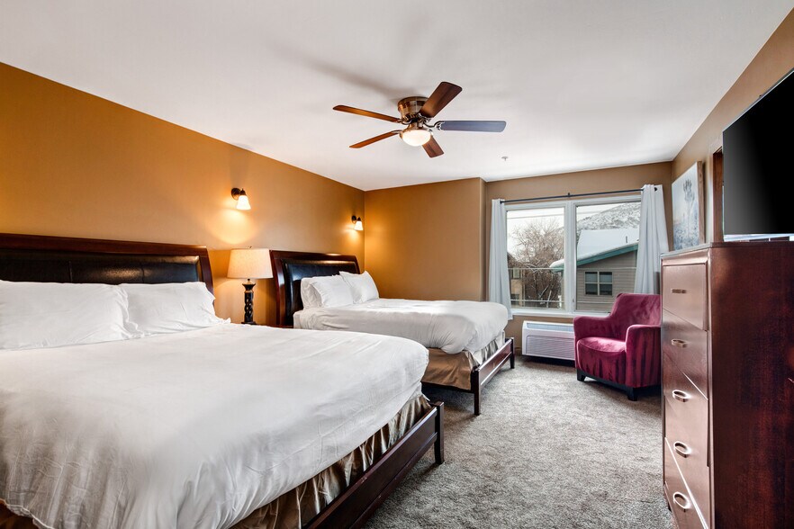 More Photos Of 1469 Woodside Ave, Park City Lodge Meeting Hall For Sale