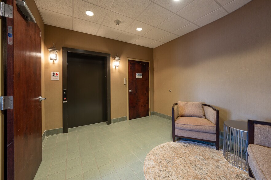 More Photos Of 55-65 W Bridge St, Dublin Storefront Retail Office For Sale