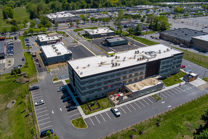 More Photos Of 2627 South Rd, Poughkeepsie Unknown For Lease