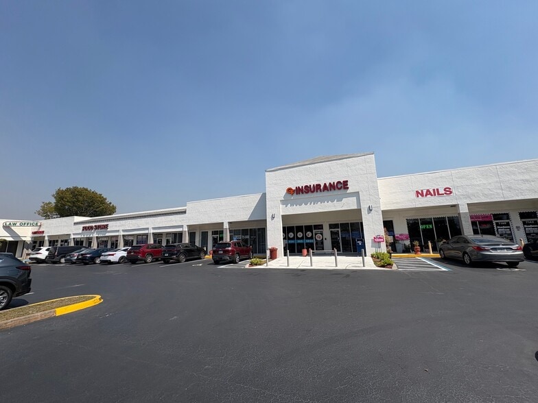 More Photos Of 7118-7170 N Nob Hill Rd, Tamarac General Retail For Lease
