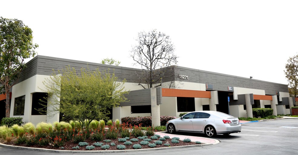 More Photos Of 1200 Main St, Irvine Unknown For Lease