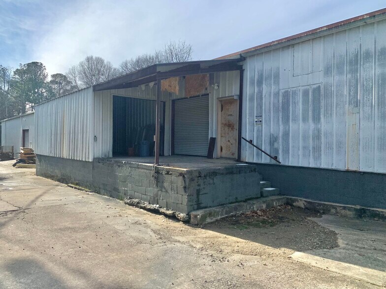 More Photos Of 4462 Oakwood Rd, Oakwood Industrial For Lease