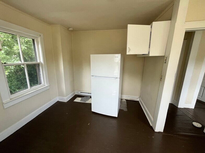 More Photos Of 927 Farmer St, Petersburg Apartments For Sale