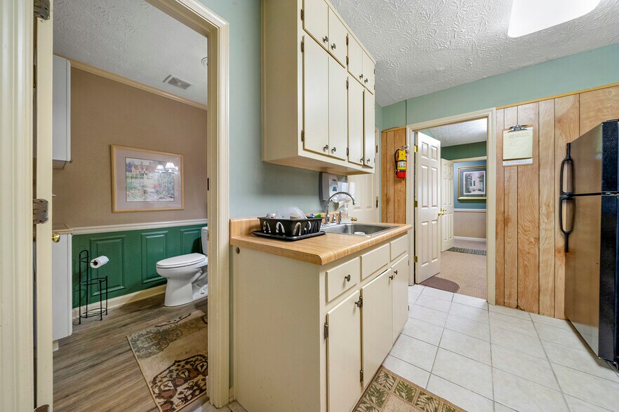 More Photos Of 125-145 E Georgia Ave, Fayetteville Freestanding For Sale