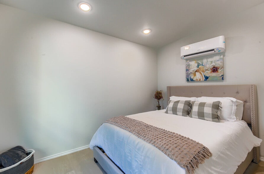 More Photos Of 420 Simon Crest, Canyon Lake Hospitality For Sale
