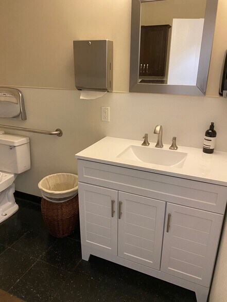 More Photos Of 300 S El Camino Real, San Clemente Storefront Retail Office For Lease