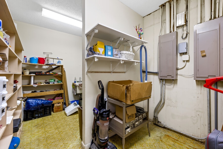 More Photos Of 334 N Oakland Ave, Statesville Specialty For Sale