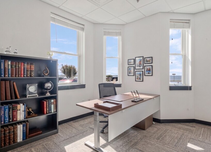 More Photos Of 720 Bayfront Pky, Pensacola Office Residential For Lease