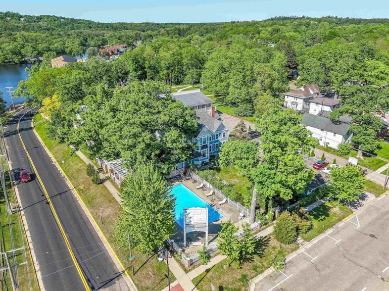 More Photos Of 211 Wisconsin Ave, Wisconsin Dells Hotel For Sale