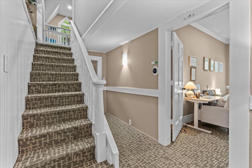 More Photos Of 306 N Thornton Ave, Dalton Office For Sale