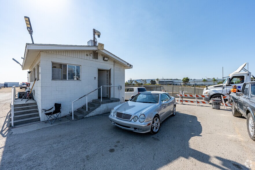 More Photos Of 1660 E 32nd St, Long Beach Land For Lease